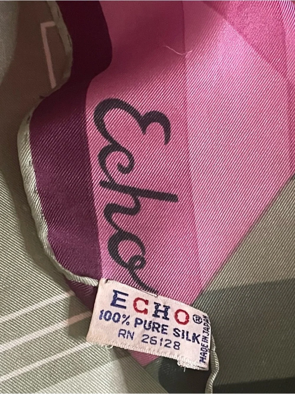 Gorg Vintage Echo Silk Scarf Pinks Greens 22 In Very Good Condition - Picture 9 of 9